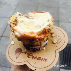 天津网红冰激凌泡芙图片,甜蜜诱惑，一口咬下幸福感爆棚