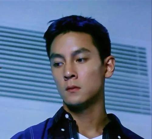 发腮男明星,揭秘那些发腮男明星的蜕变之路