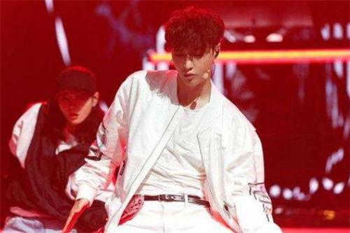 哪个男明星跳舞,揭秘XXX的舞蹈风采