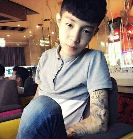 玩路亚竿快手网红,路亚竿快手网红教你轻松玩转钓鱼世界