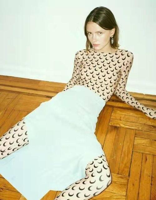 网红连体衣上衣怎么穿